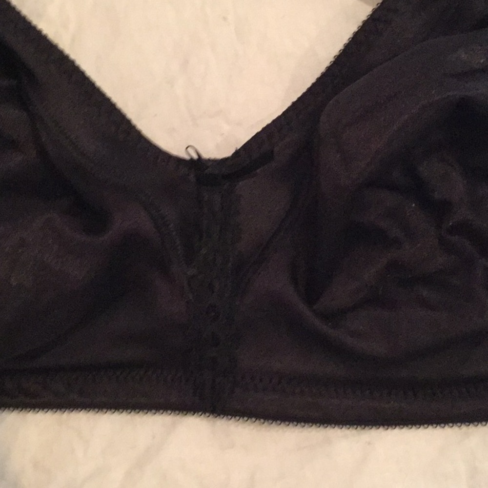 Pair of 42c GUD black bra same style 6756 Bali - Picture 3 of 8